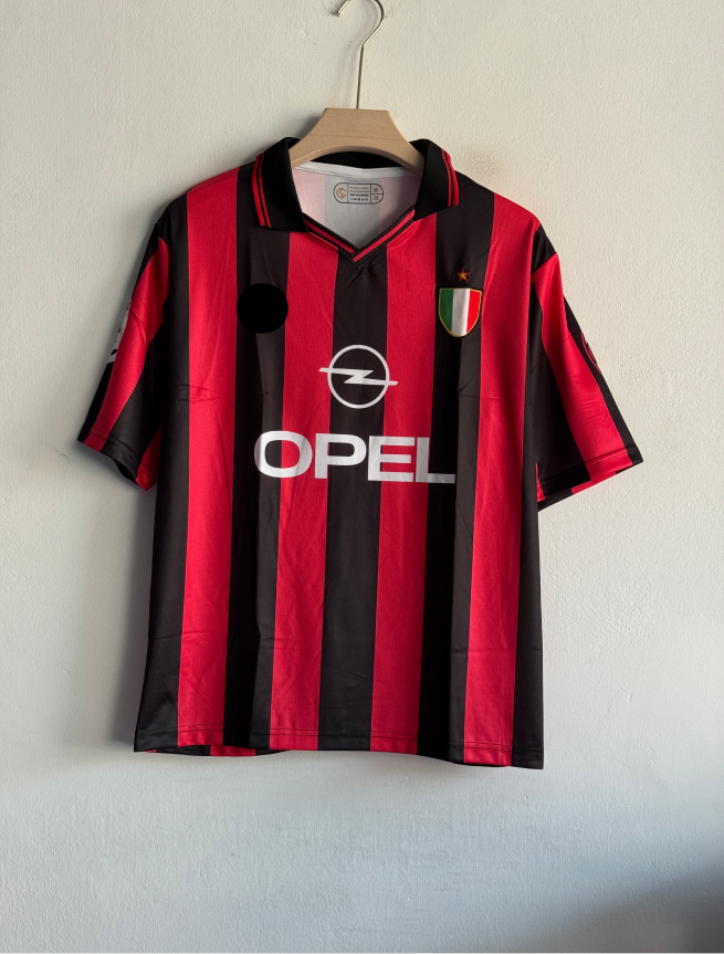 ACMILAN 1995-96 HOME KIT BAGGIO FIVESLEEVE POLO EMBROIDERY (S)