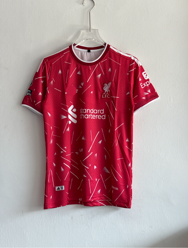 LIVERPOOL 26-27 HOME KIT SZOBOZLAI EMBROIDERY PREMIUM (S)